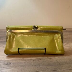 Hobo Rachel Limited Edition Clutch Magnetic Wallet W/Chained Mirror